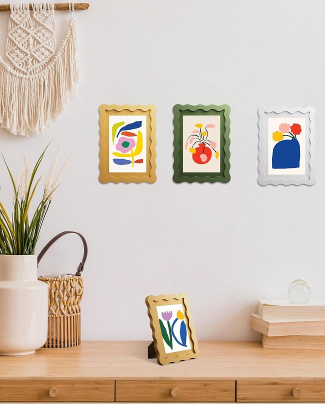 Wavy Edge Art Frame Display