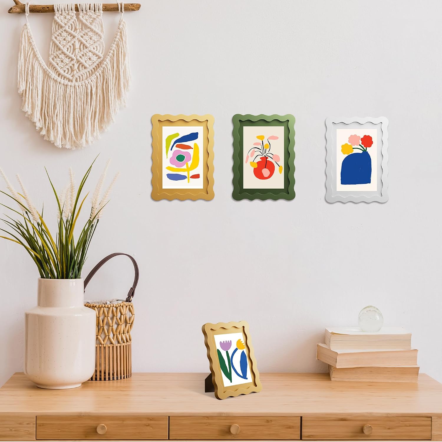 Wavy Edge Art Frame Display